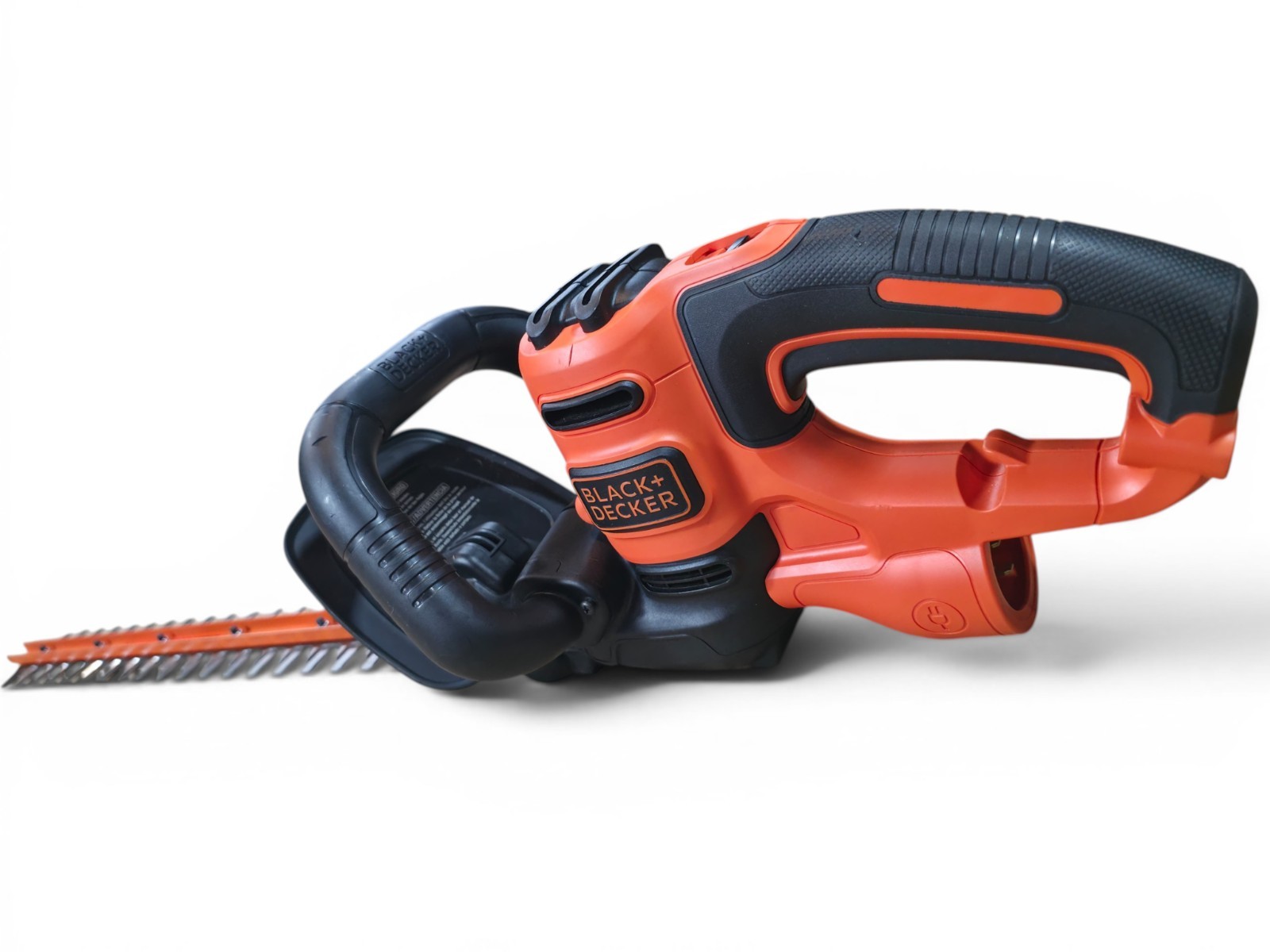 BLACK+DECKER 20 in. 3.8 Amp Corded Dual Action Electric Hedge Trimmer OPEN BOX