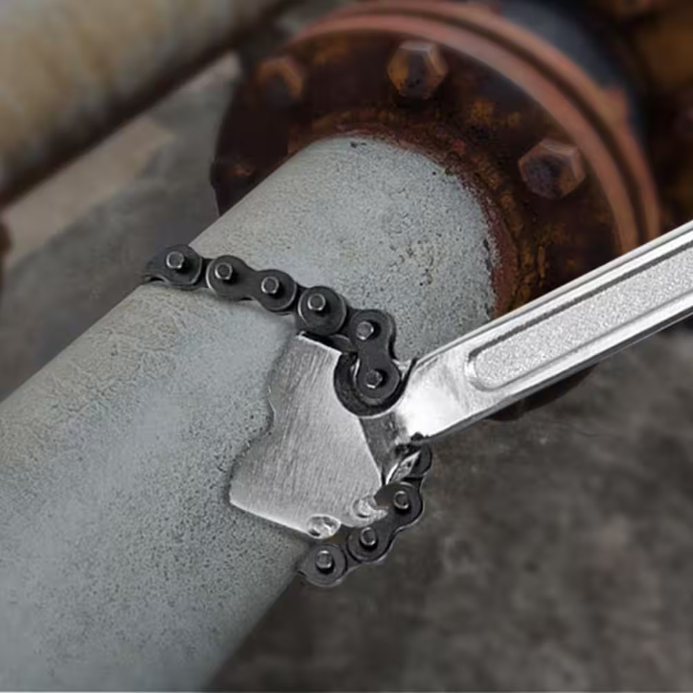 24 In. Heavy Duty Chain Wrench, Carbon Steel, 6.7 In. Capacity, Chain Strap Filt