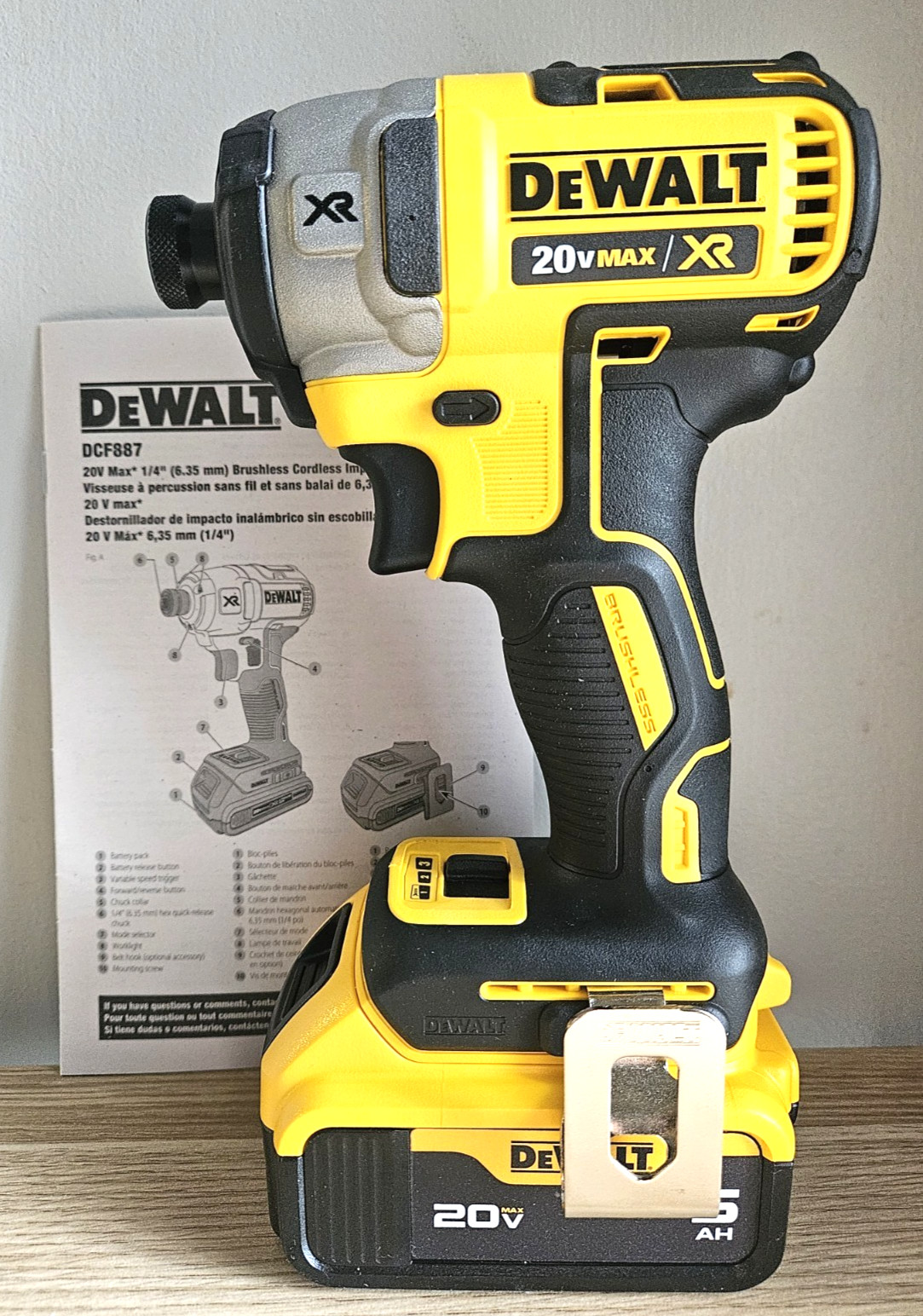 NEW DeWALT 20v Max XR Brushless 3-Speed 1/4″ Impact DCF887 w/ 5AH Battery DCB205