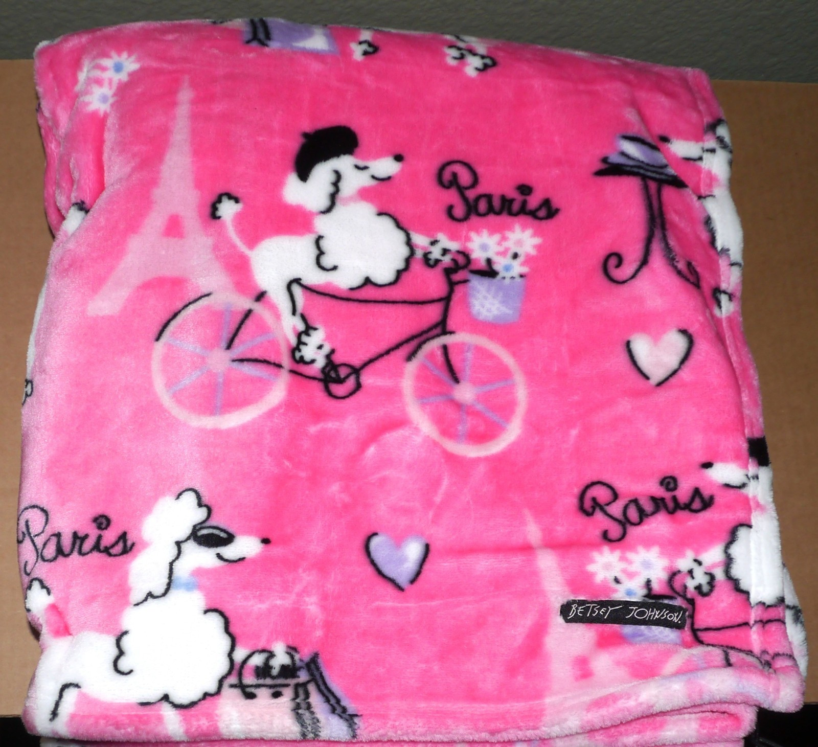 NEW Betsey Johnson 50″x70″ Soft Throw Blanket Poodle Flowers Paris Eiffel Tower