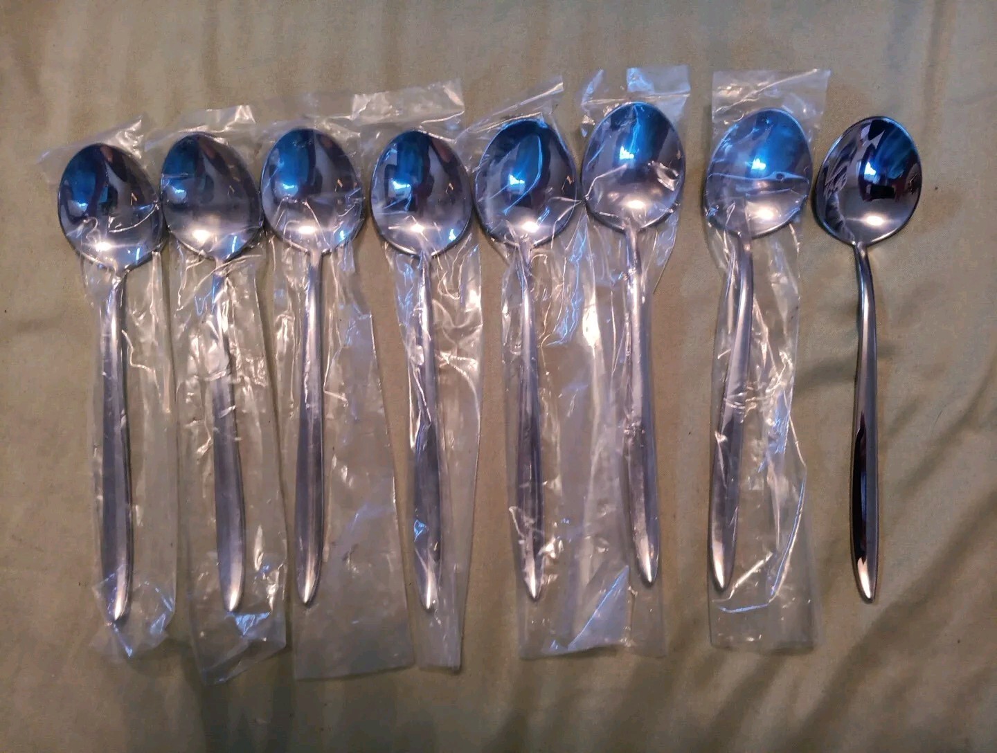 Set 8 Oneida Vintage- Heavy -Plain Curved Up End Tip Slender Soup Gumbo Spoon 6″