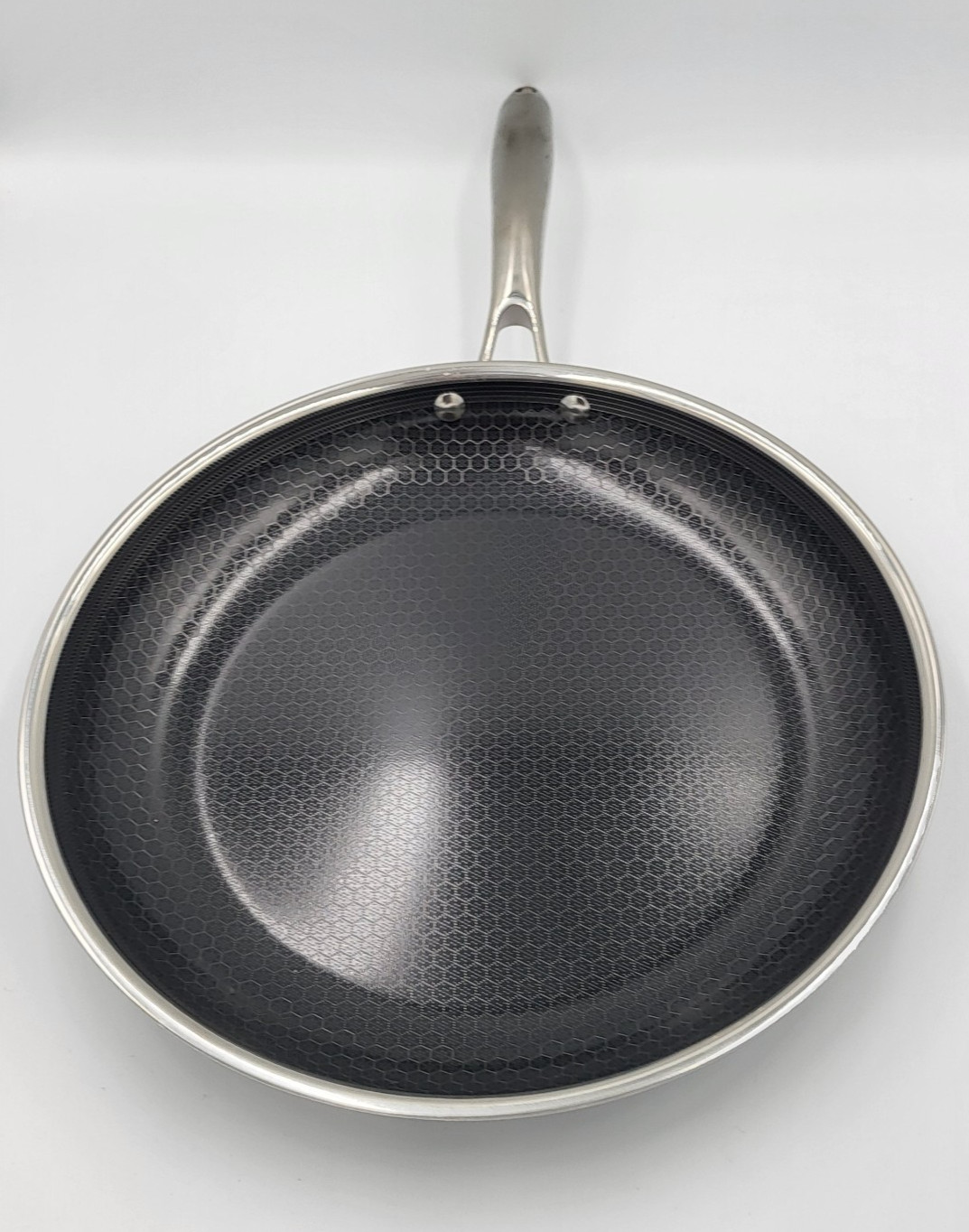 HexClad 12″ FRYING PAN with LID 12-Inch 12 Hybrid Non-Stick -Used Good Condition
