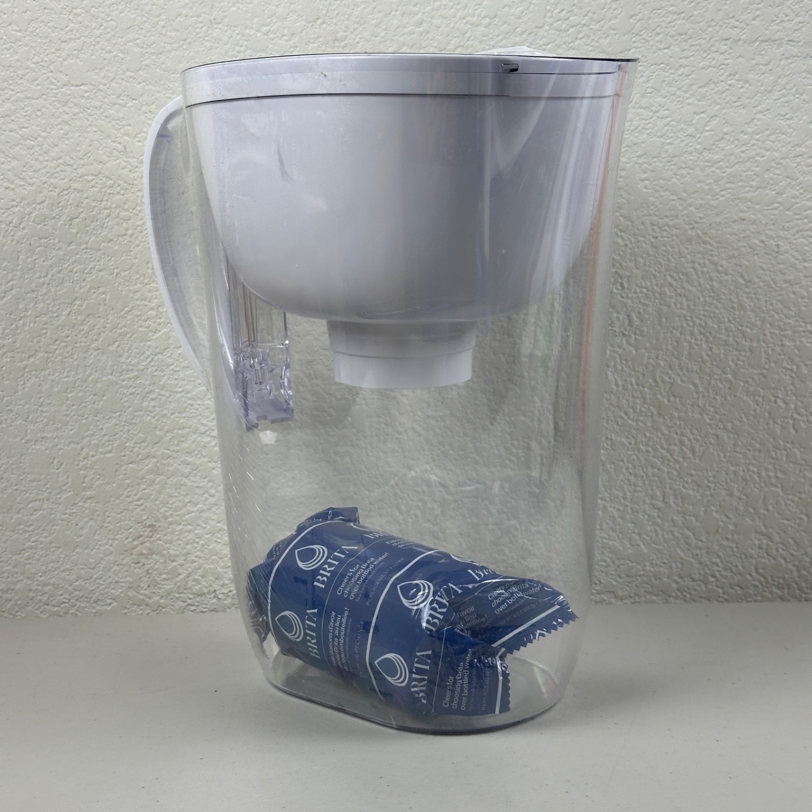 Brita Large 10-Cup Elite Water Filter Pitcher New Sealed White