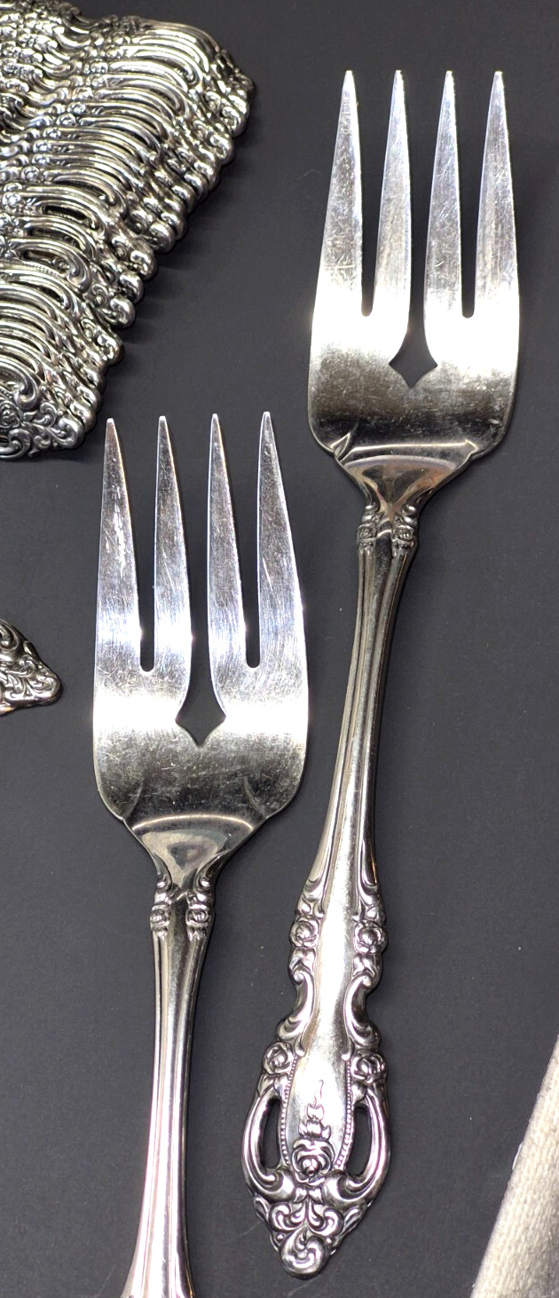 Vintage Oneida Community Brahms Flatware 144 Pieces See Description For List