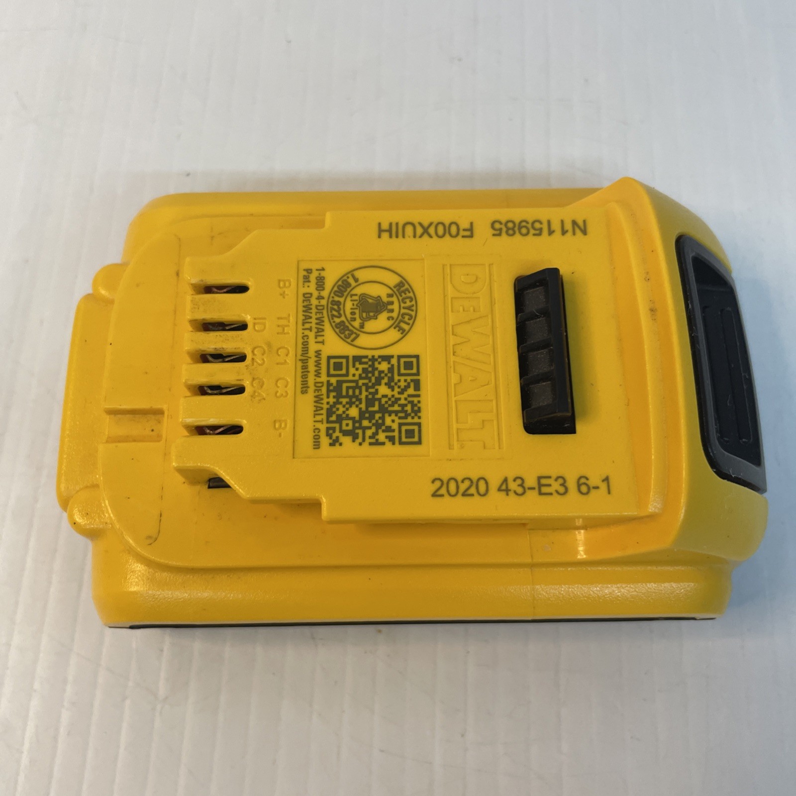 DEWALT DCB203 2AH / 20V – BATTERY – No Charger – Pre Owned