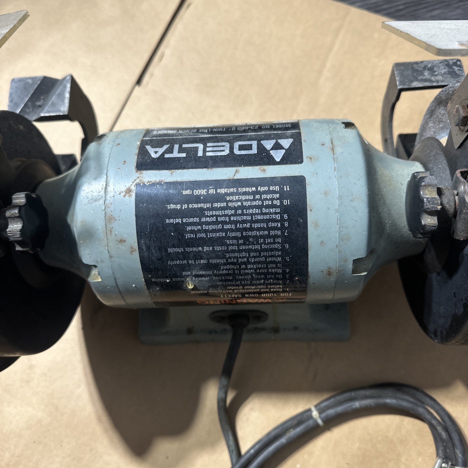 Delta Bench Grinder Model 23-660-6″ Thin Line 1/5 HP 3450 RPM – Works Great