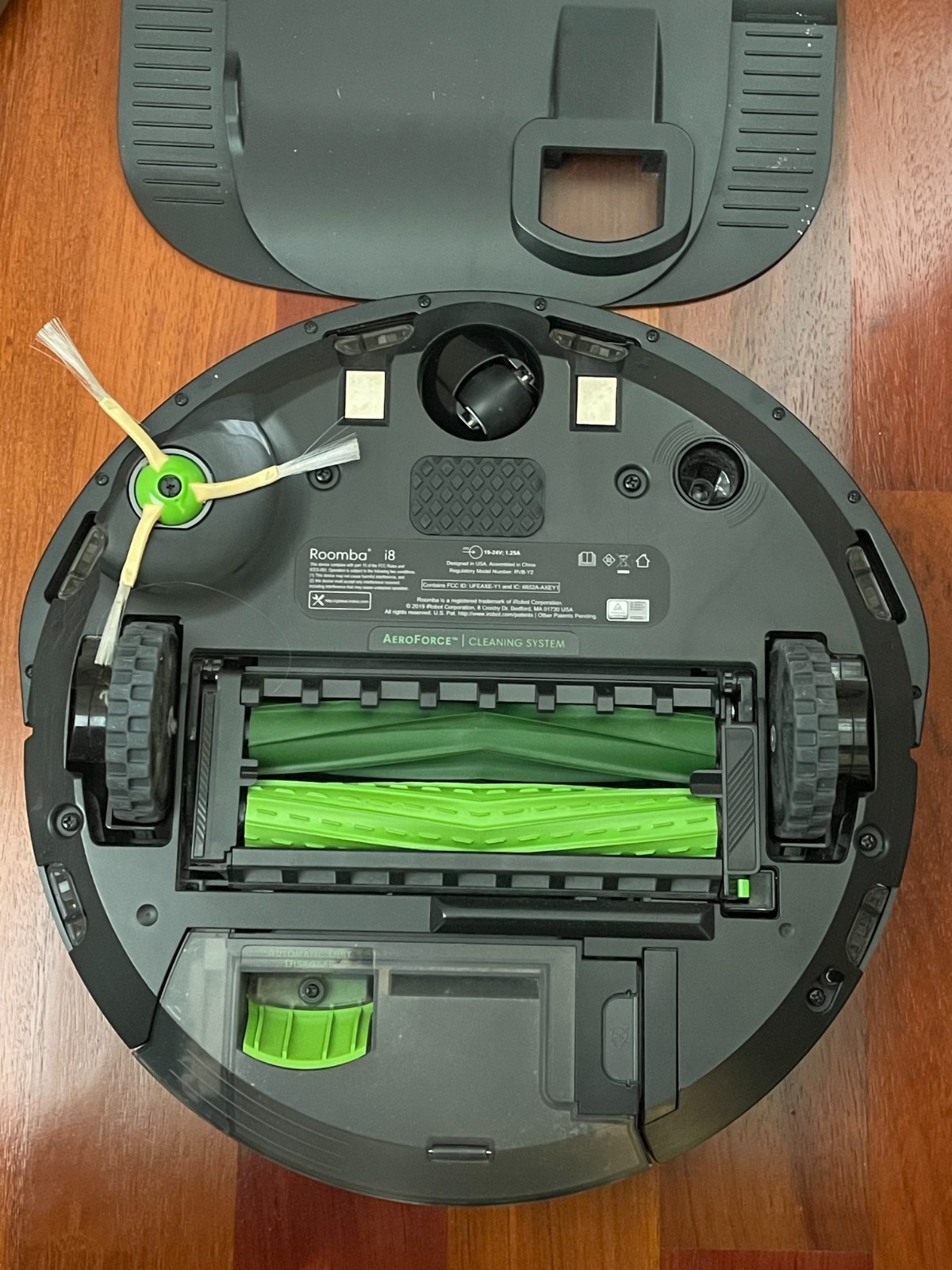 iRobot Roomba i8+ with Clean Base – One‑Owner, Very Clean + 10 Bags, 2 Filters