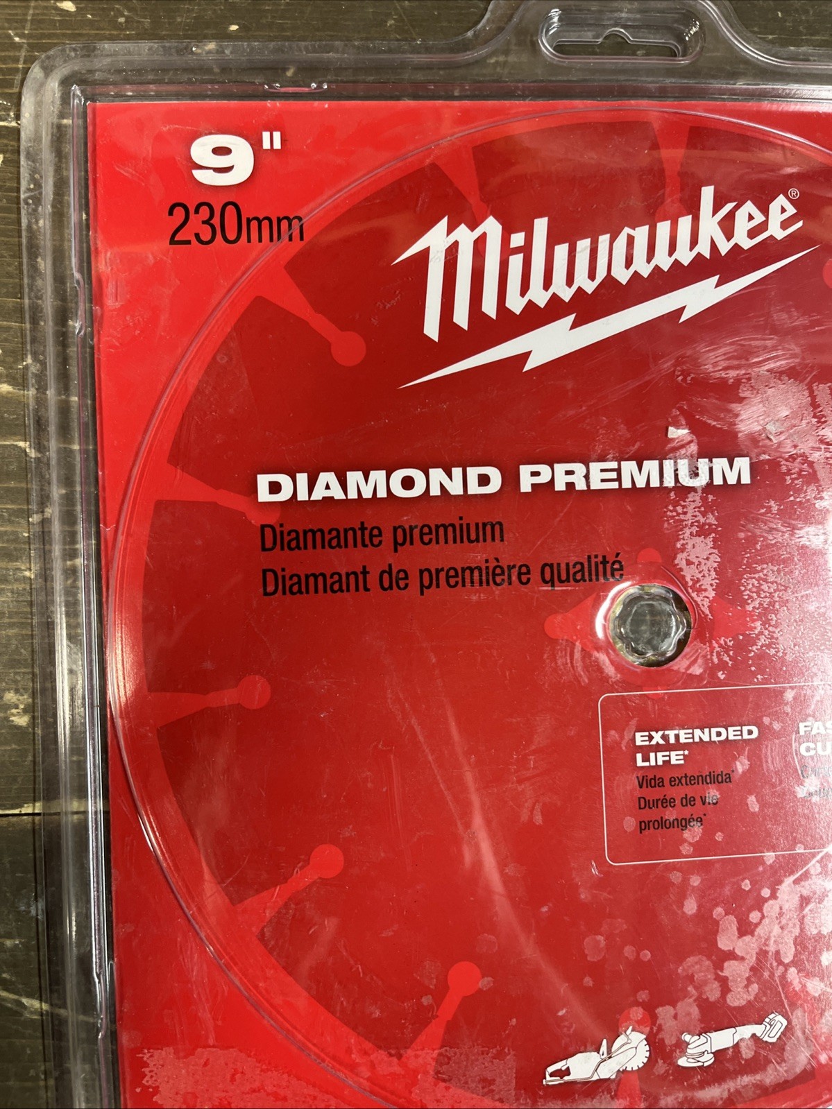 Milwaukee 9 in. Segmented Diamond Blade (49-93-7025)