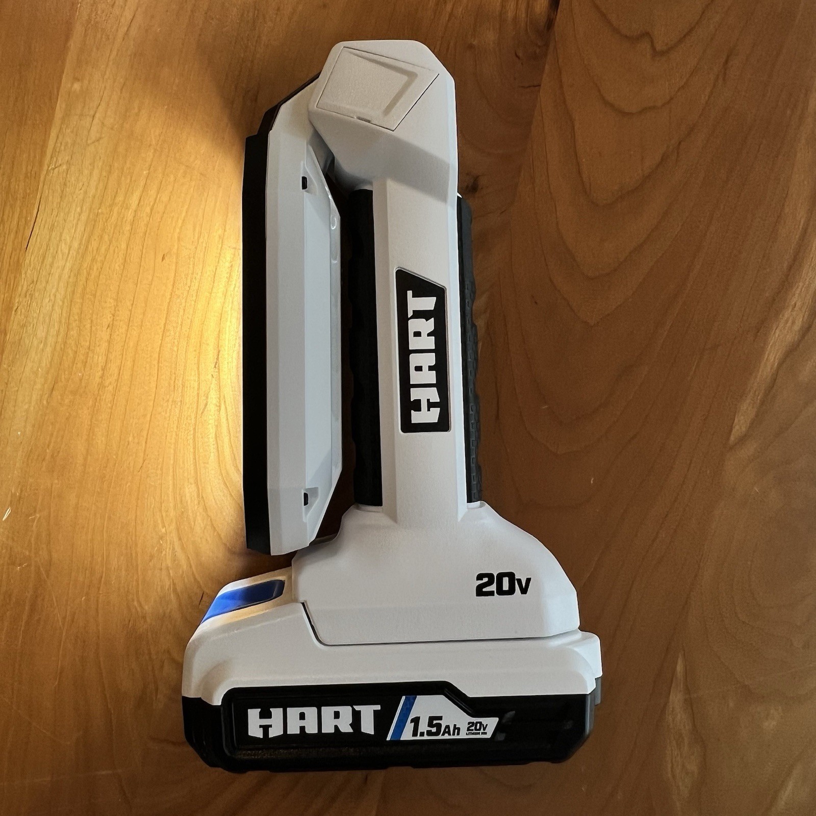 New HART 20-Volt LED Folding Project Light (Open Package) HPHL33 Tool Only