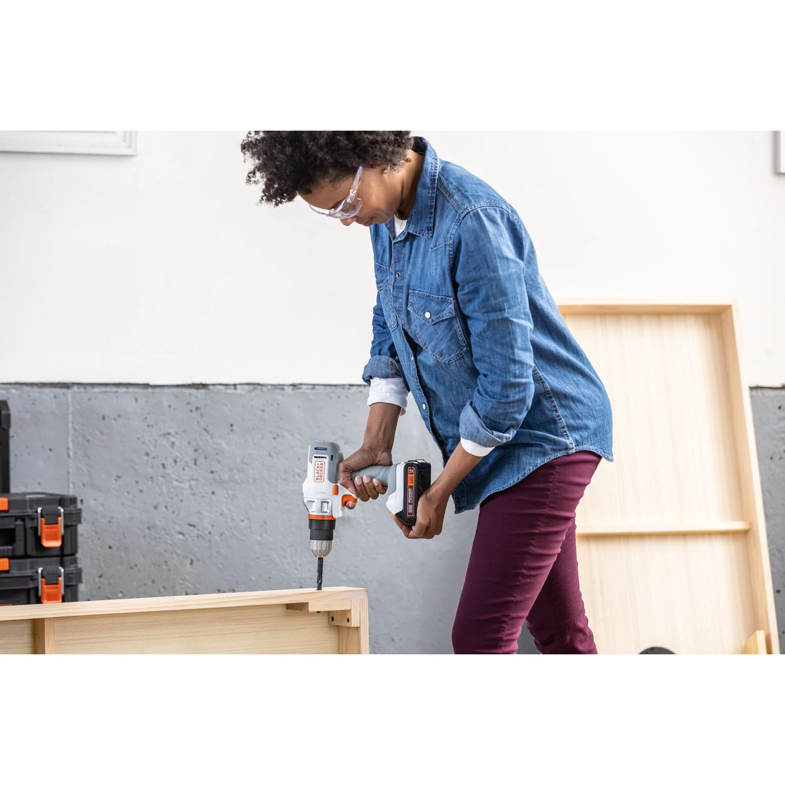 BLACK+DECKER 20V MAX Matrix Cordless Drill/Driver Kit, White – BDCDMT120WC1FF