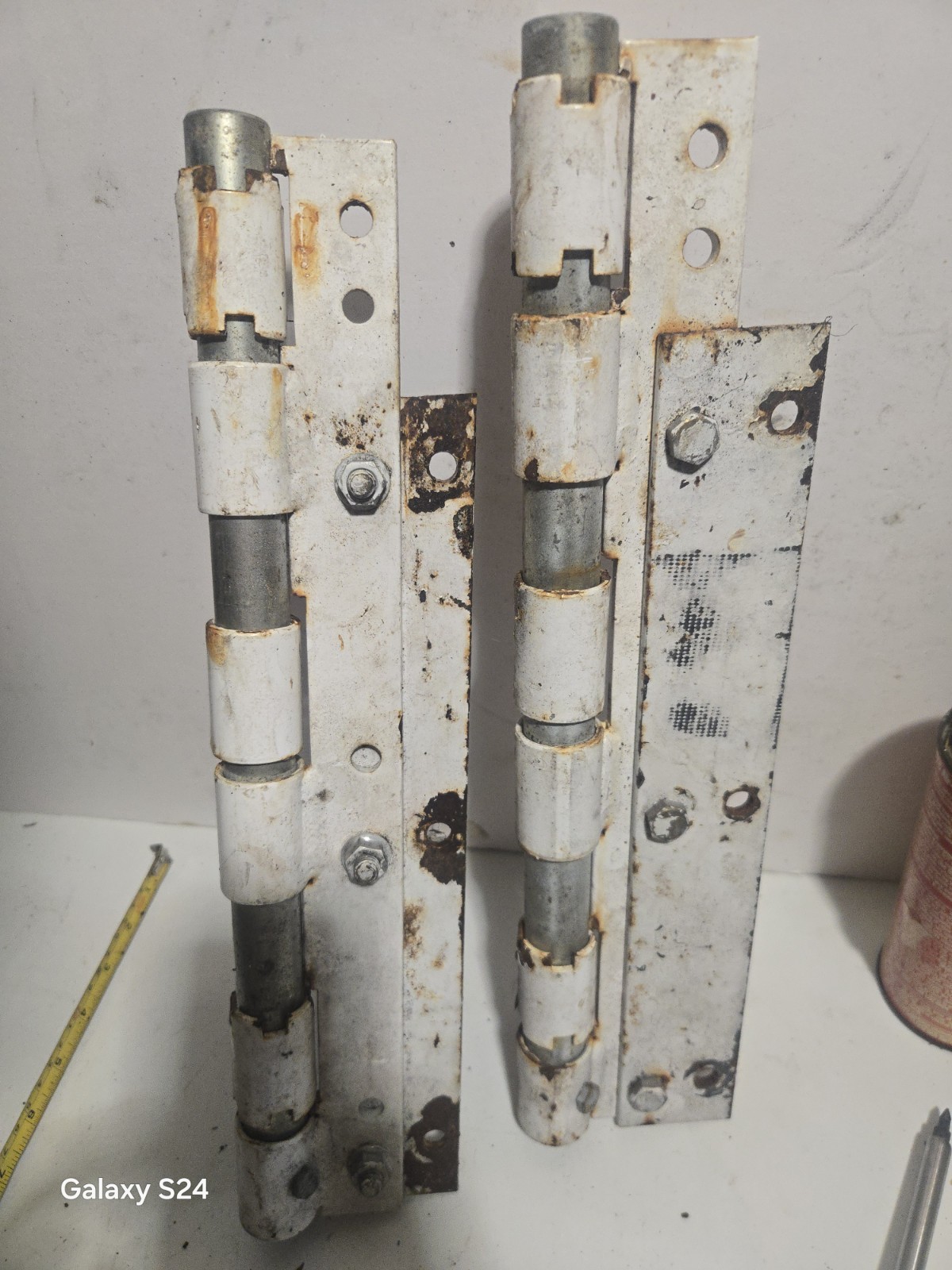 4 in wide 16″ Long Steel Heavy Duty Hinges Knotched To Lock In Place