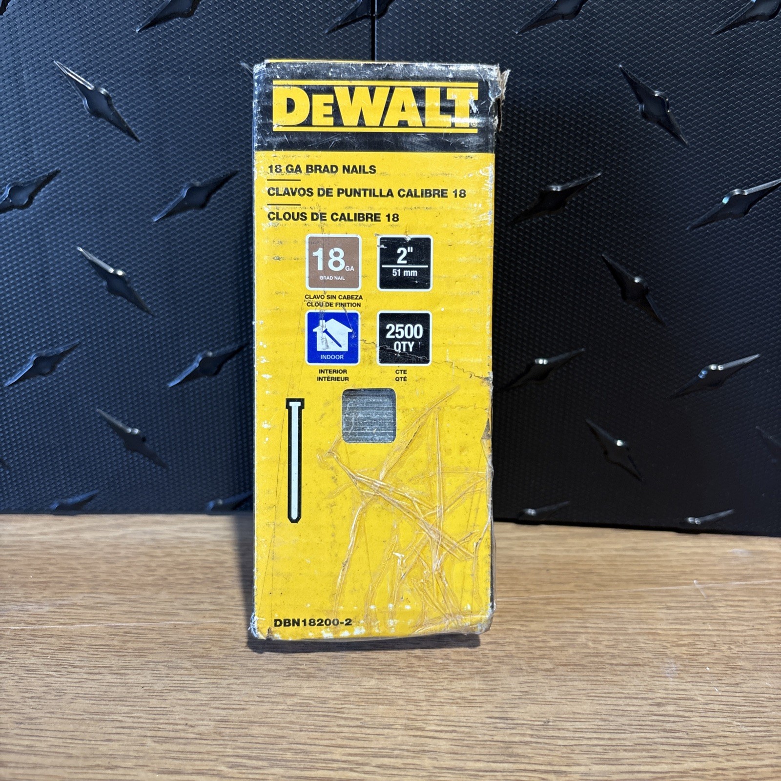 Dewalt DBN18200-2 2″ 18 Gauge Brad Nails, Coated Finish Staight Angle