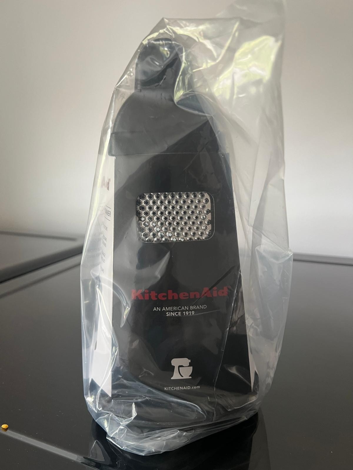 New KitchenAid Box Slice Kitchen 10″ Grater & Covered Container