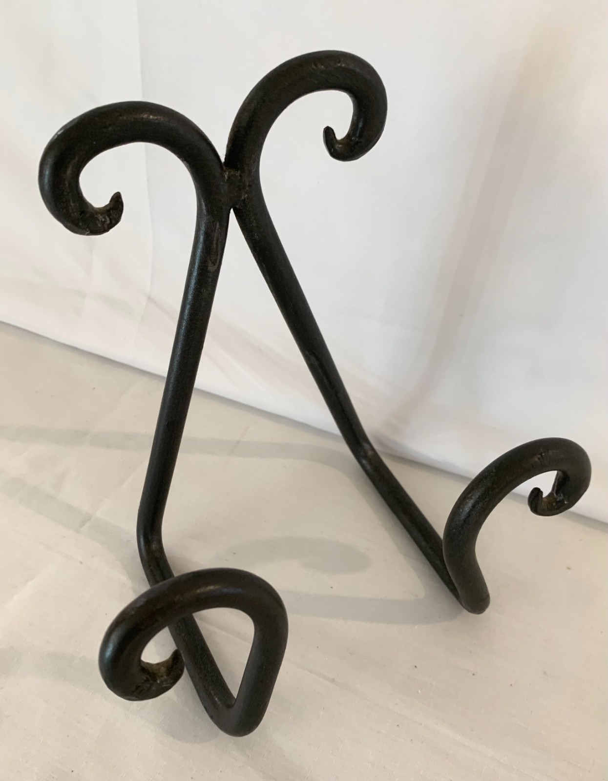 Hand Forged Heavy Duty Blacksmith Artisan Wrought Iron Plate Stand/Wall Mount