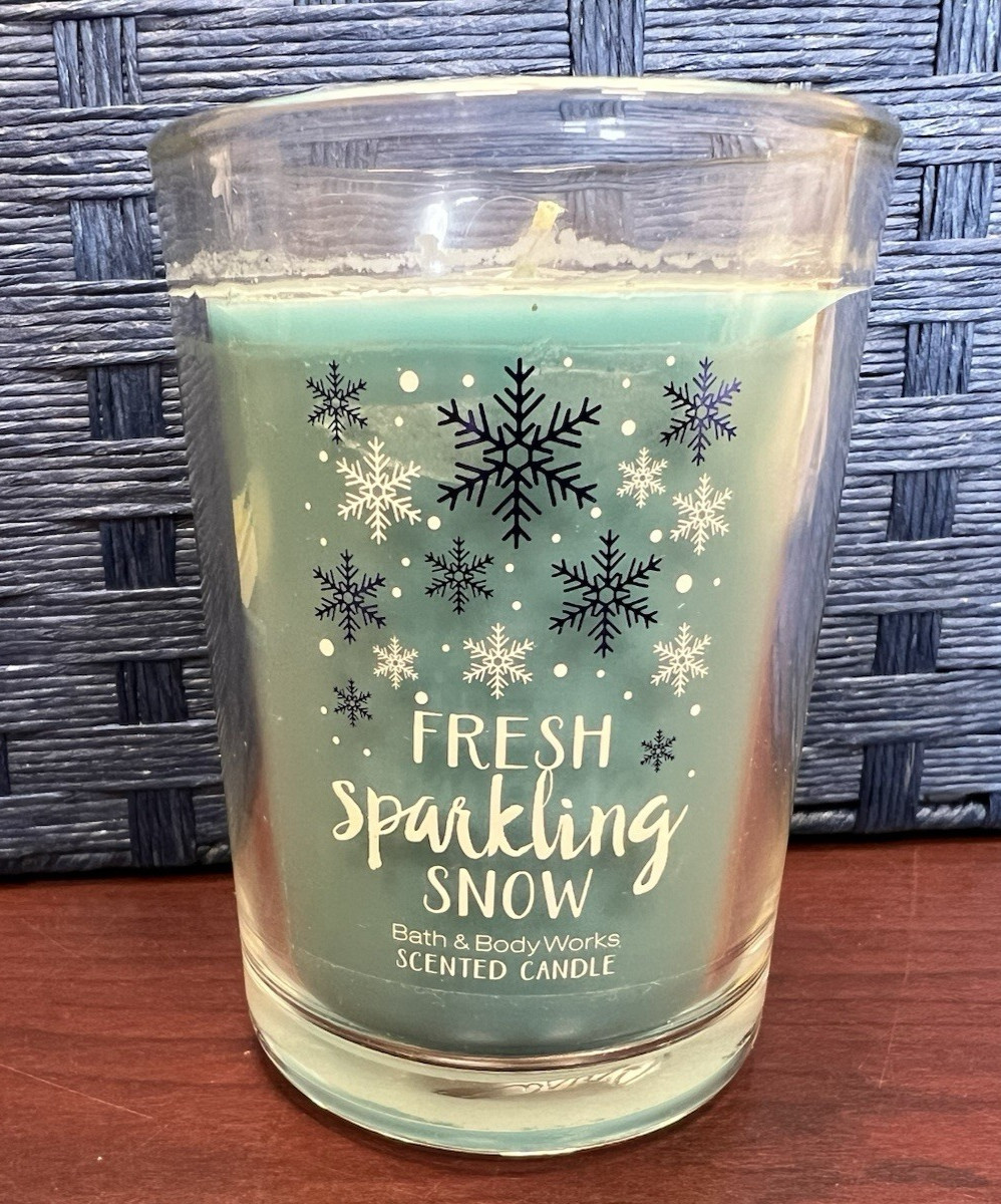 Bath & Body Works Fresh Sparkling Snow Scented Candle 1-Wick 6.3 oz rare HTF