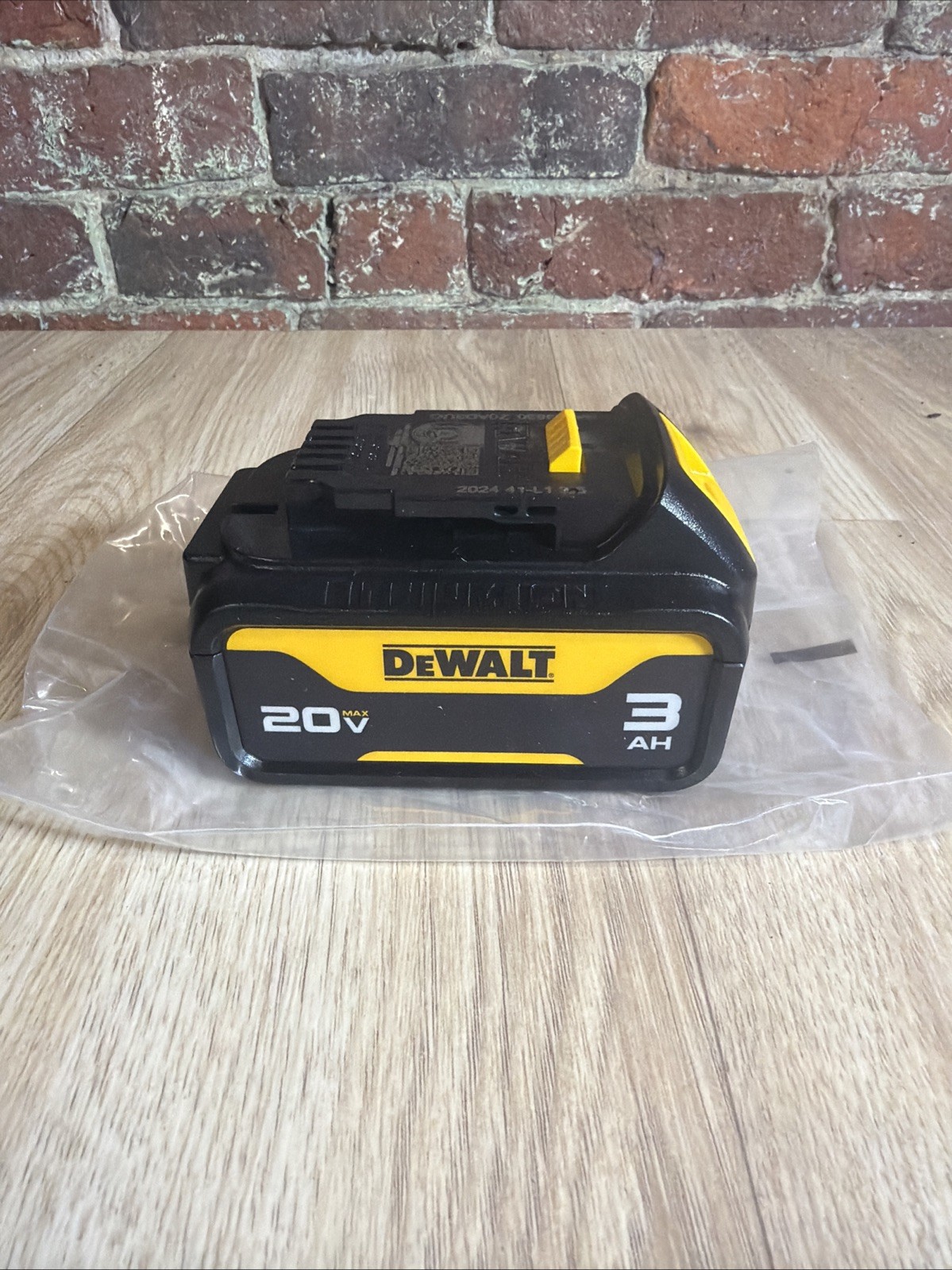 DeWALT DCB200 20V Max Lithium Ion 3.0Ah Battery