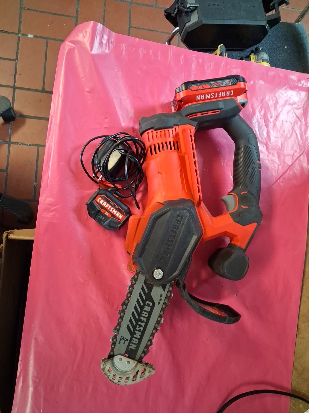 CRAFTSMAN V20 6″ Cordless Pruning Saw Kit with Battery and Charger In Box