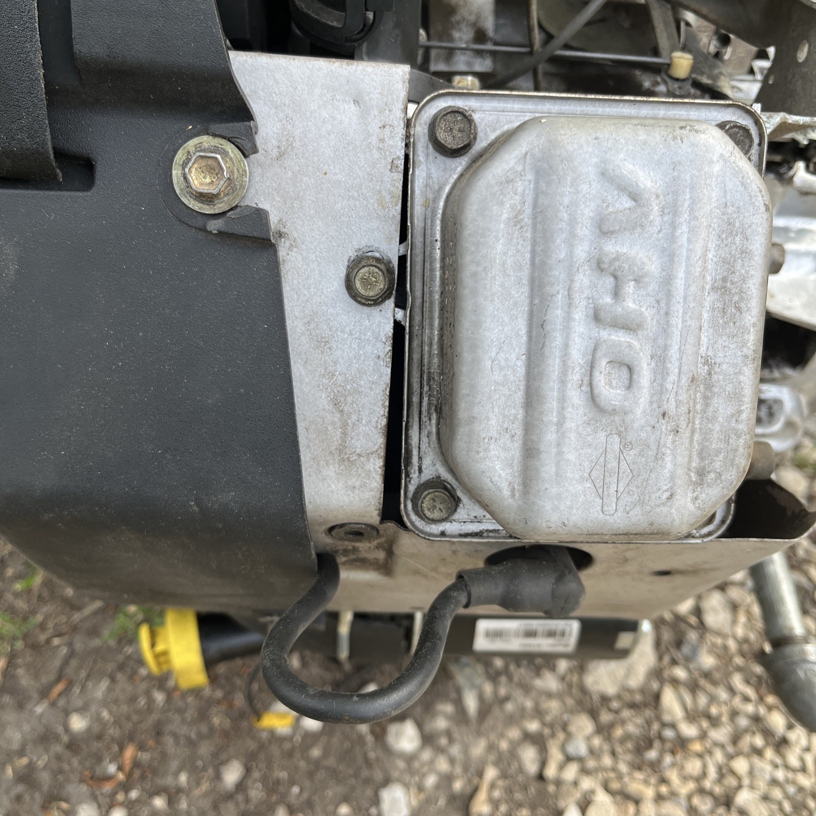 BRIGGS & STRATTON JOHN DEERE 22 HP. G4 ENGINE 407777 437hrs