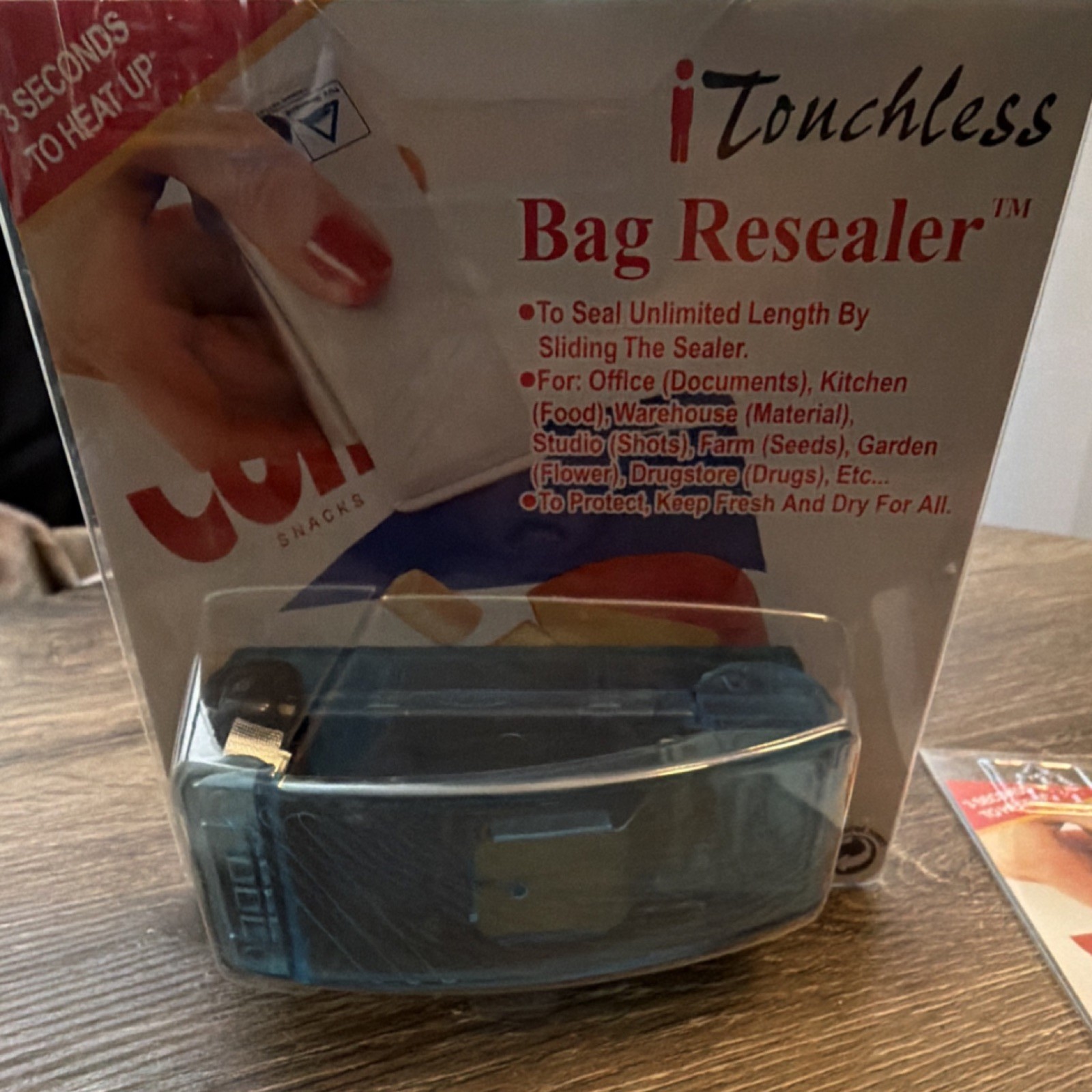 iTouchless Bag Resealer Plastic Blue Red Kitchen Tool Less Than 10 in