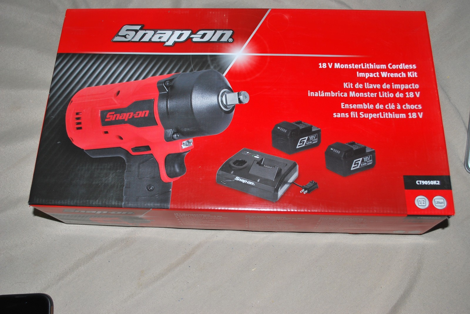 Snap-On Impact Wrench (red) w/ Sockets New ！