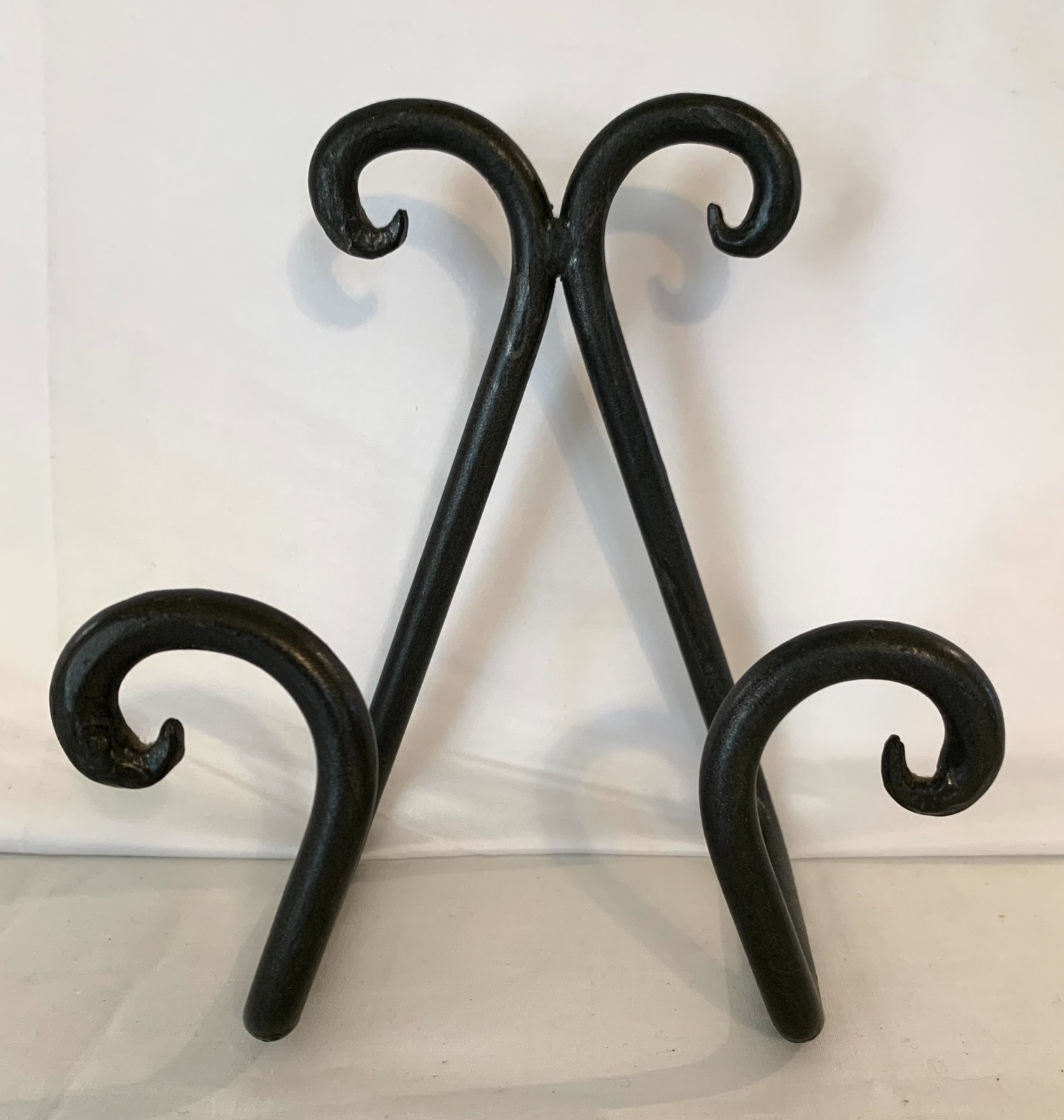 Hand Forged Heavy Duty Blacksmith Artisan Wrought Iron Plate Stand/Wall Mount