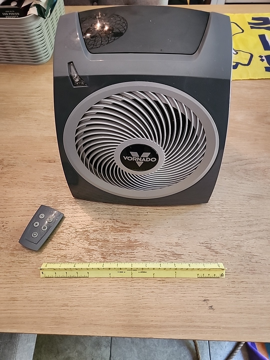 Vornado AWRH Automatic Whole Room Heater with Remote 1500W 80hz 120VAC