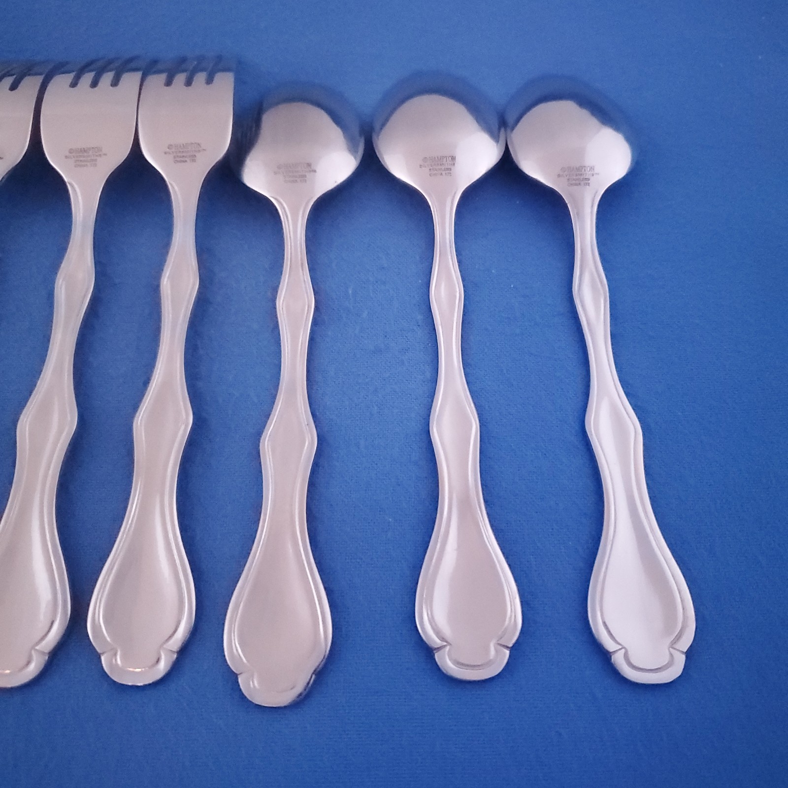 Hampton Unknown Pattern (4) Dinner Forks, (4) Salad Forks & (3) Soup Spoons