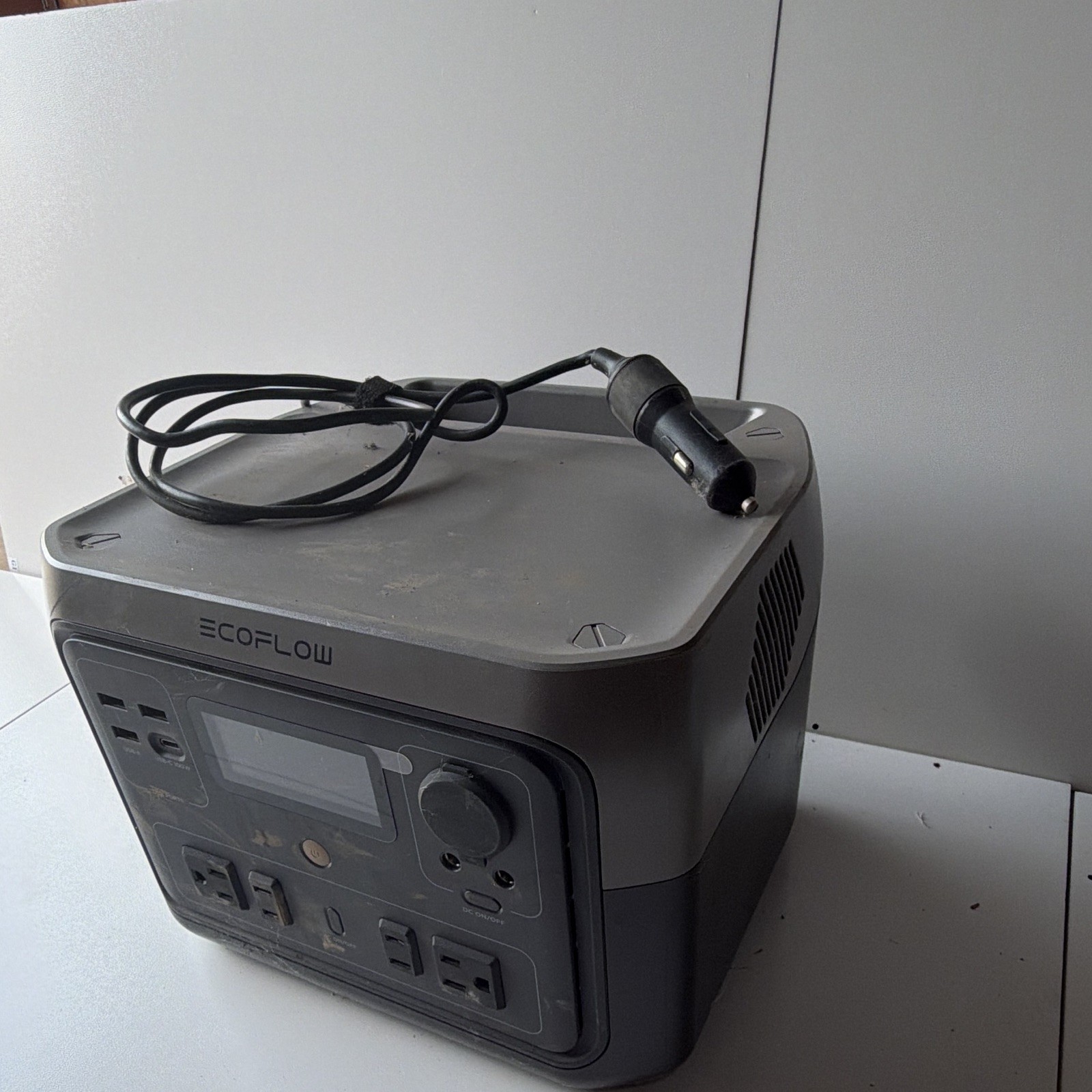 EcoFlow RIVER Portable Power Station Charger/Inverter 151-200W LCD USB Gray