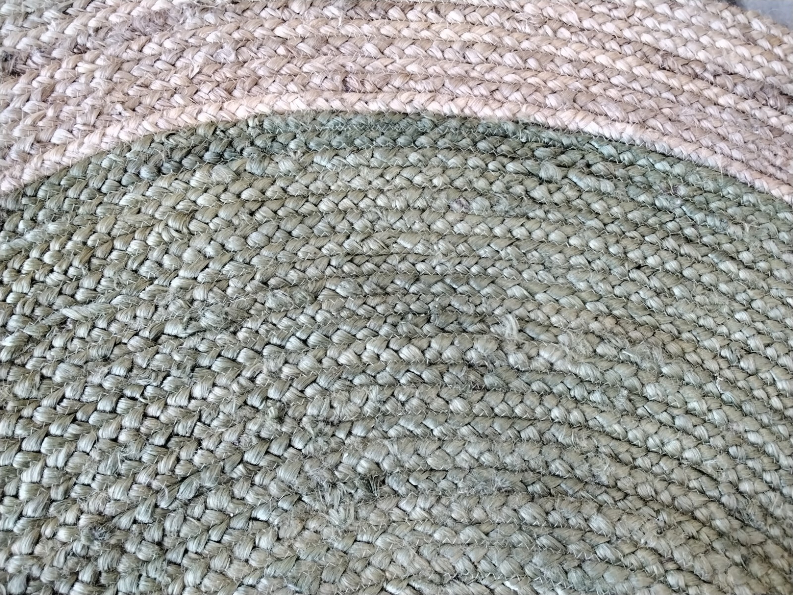 GREEN / NATURAL 5′ X 5′ RD Broken Thread Rug, Reduced Price 1172749702 NF801G-5R