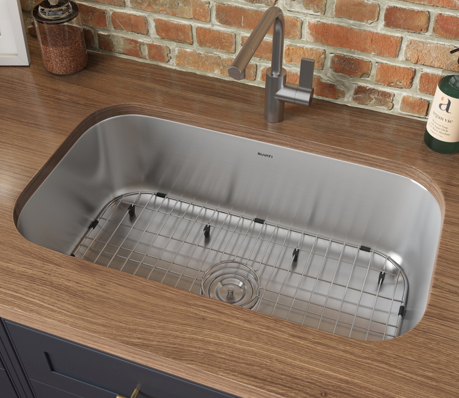 Ruvati 32-inch Undermount 16 Gauge Single Bowl Kitchen Sink- RVM4200