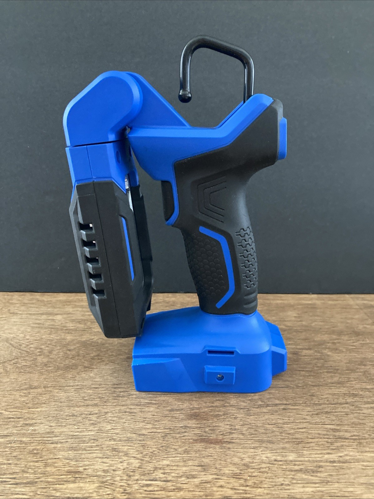 Kobalt KML 124B-03 24V 700-lumen Cordless Work Light Tool Only No Battery