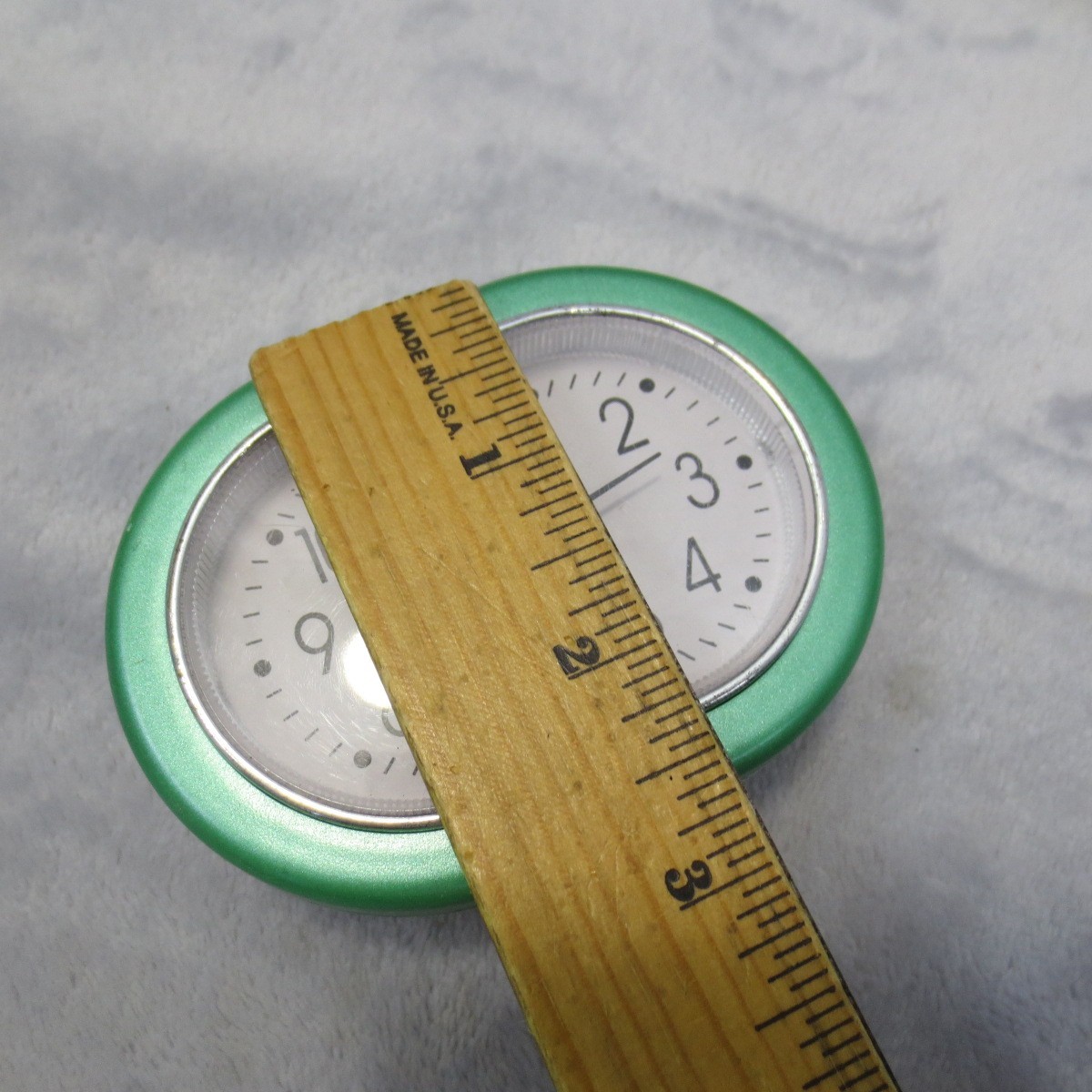 Travel Analog Alarm Clock Battery Operated Green & White Small Desktop 3.5″