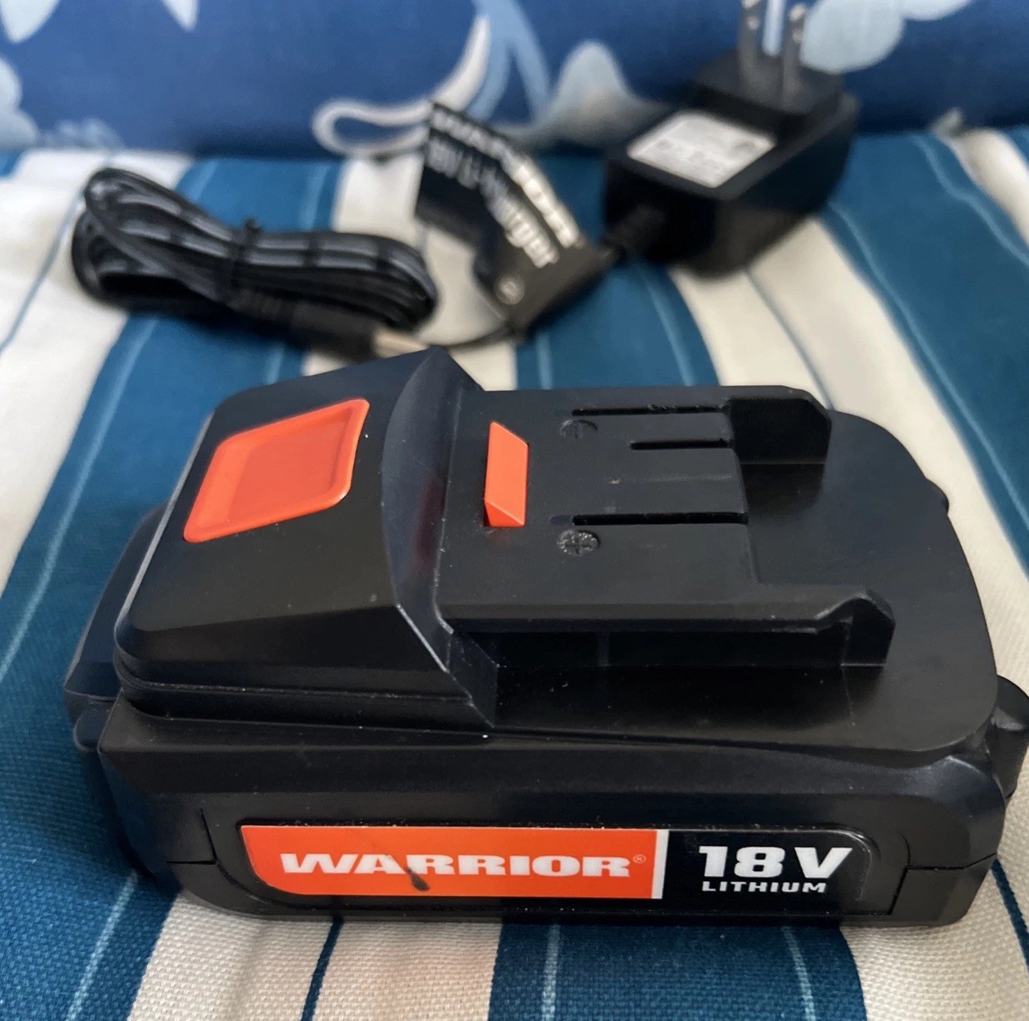 Warrior 18V Lithium Battery Pack 1.3 Ah With LED Status Indicator AND Charger