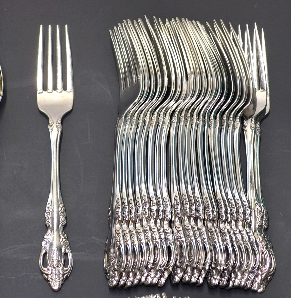 Vintage Oneida Community Brahms Flatware 144 Pieces See Description For List