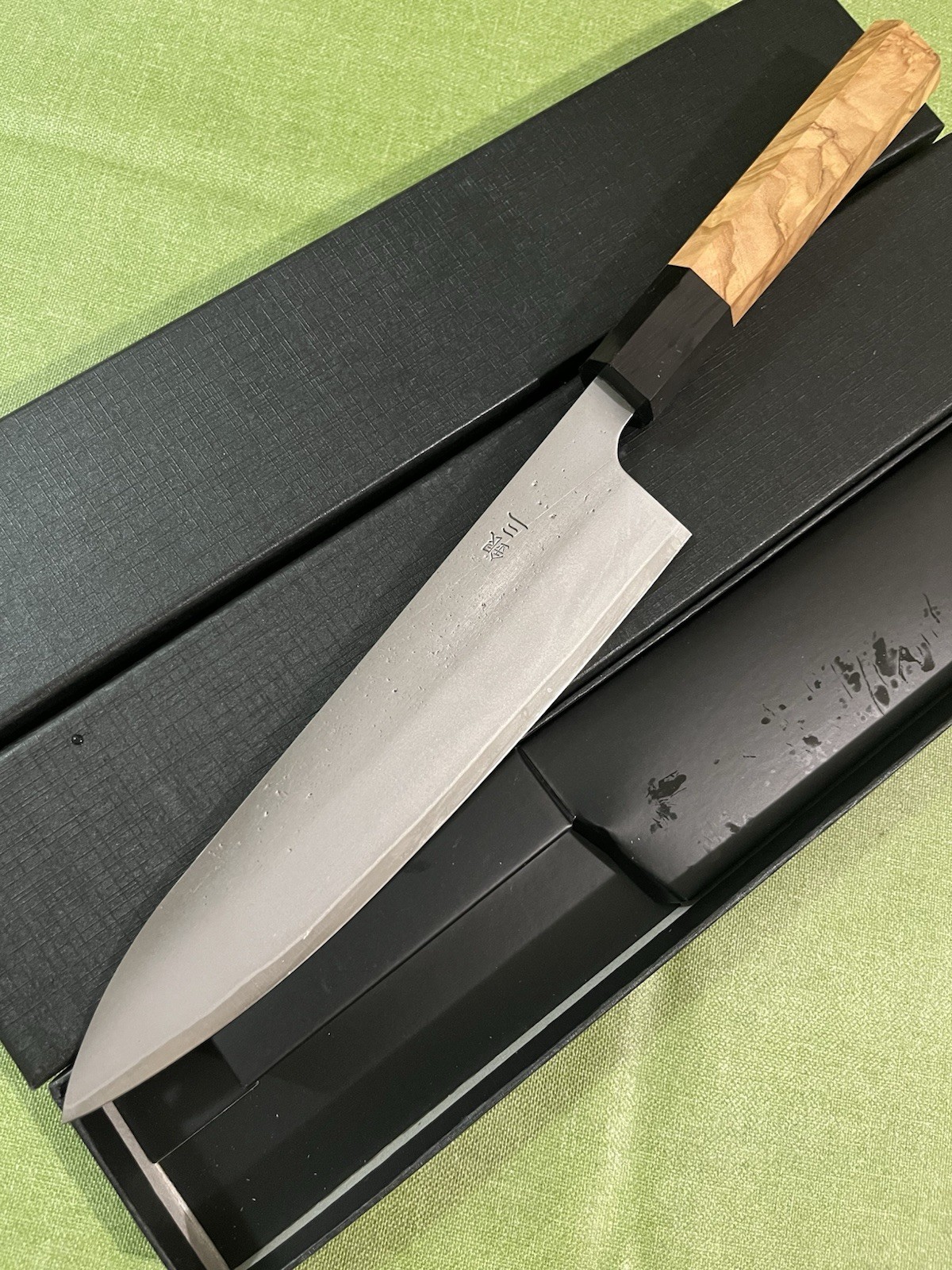 210mm 8″ Gyuto Chef Knife Stainless Steel Nashiji Olive Wood Octagonal w/ Saya