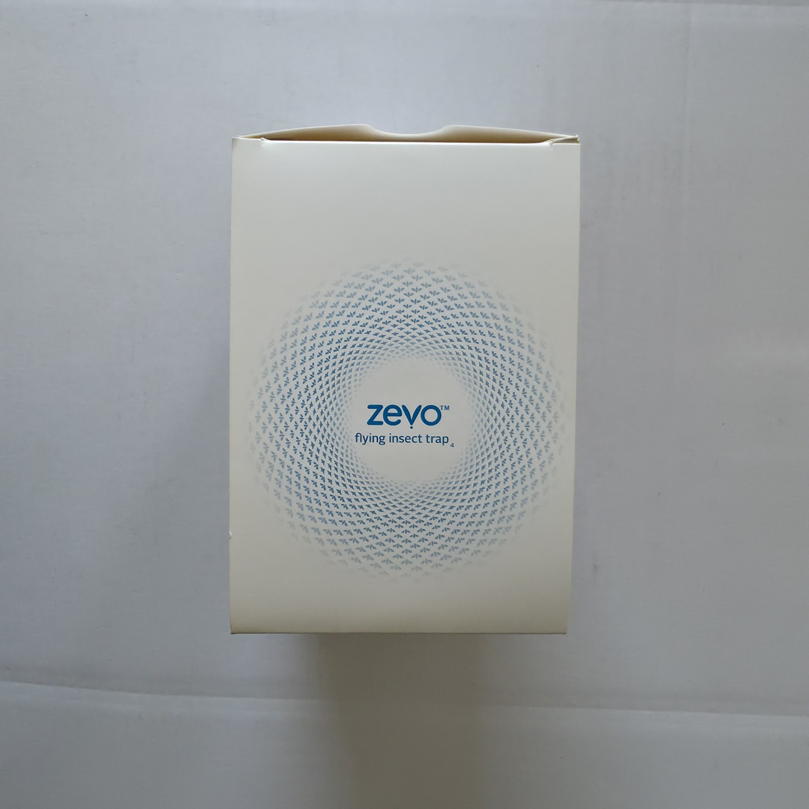 Zevo – Flying Insect Trap Value Pack – 2 Plug-in Devices + 2 Refill Cartridges