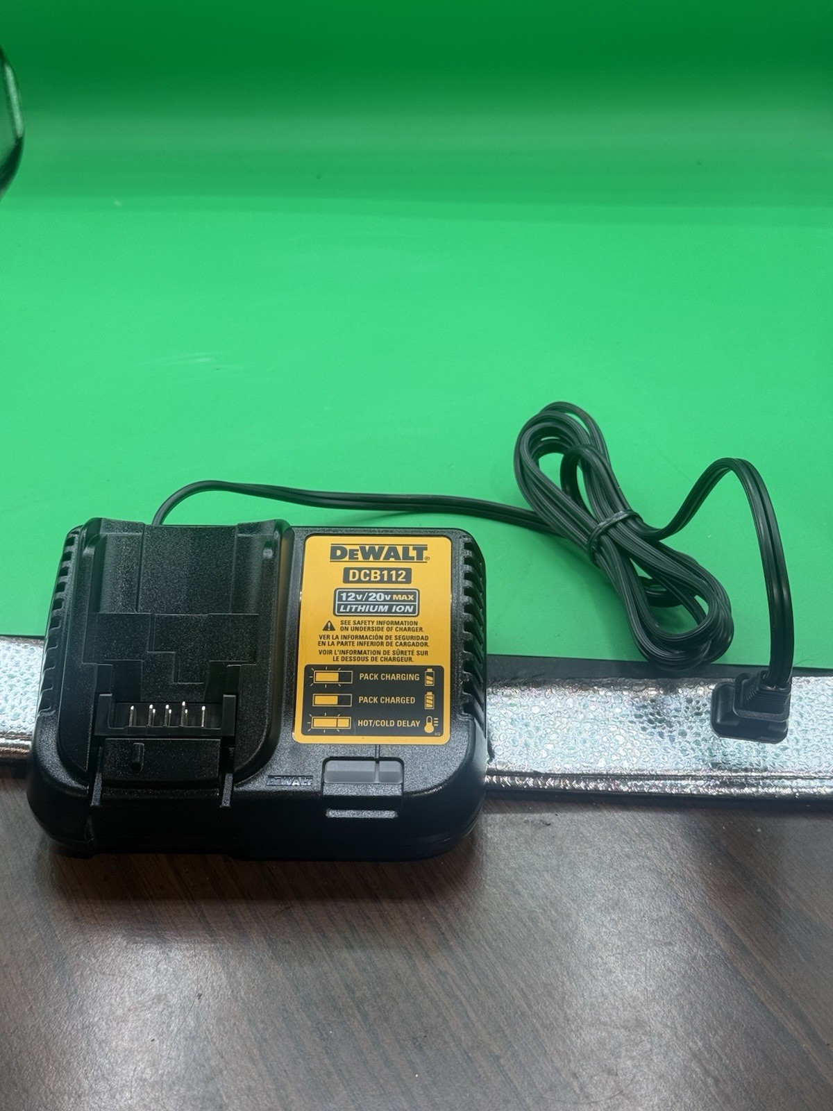 Genuine Dewalt DCB112 12V-20V Li-Ion Battery Charger DCB101 DCB105 DCB107 DCB115