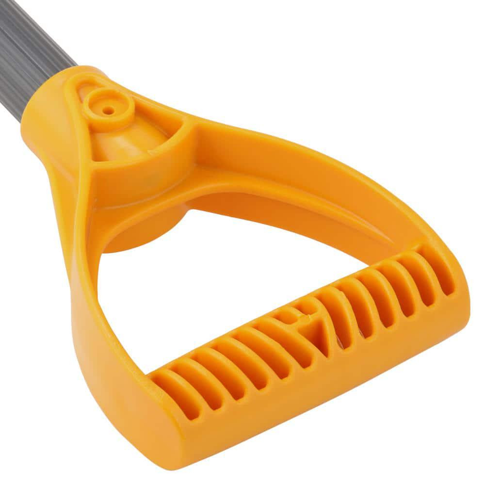 True Temper Mountain Mover Snow Shovel 18in Poly Blade Steel Handle D-Grip