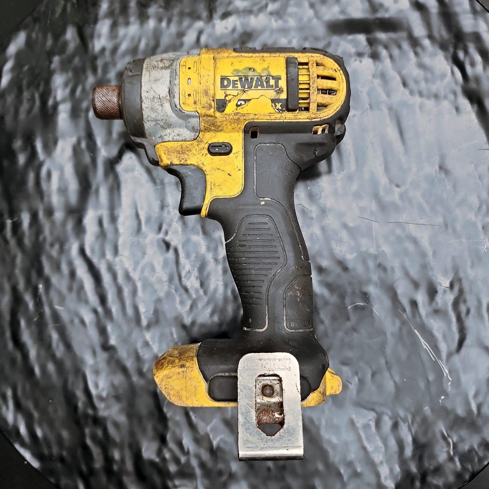 DeWalt DCF885 20V MAX 1/4″ Cordless Impact Driver Bare Tool Only Drill Type 4