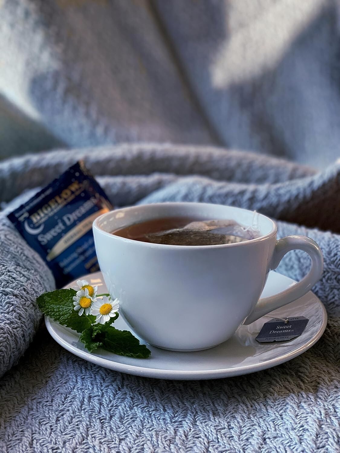Bigelow 20-Tea Bags SWEET DREAMS Herbal Tea Soothing Mint Sleep Well *BB 1/2028*