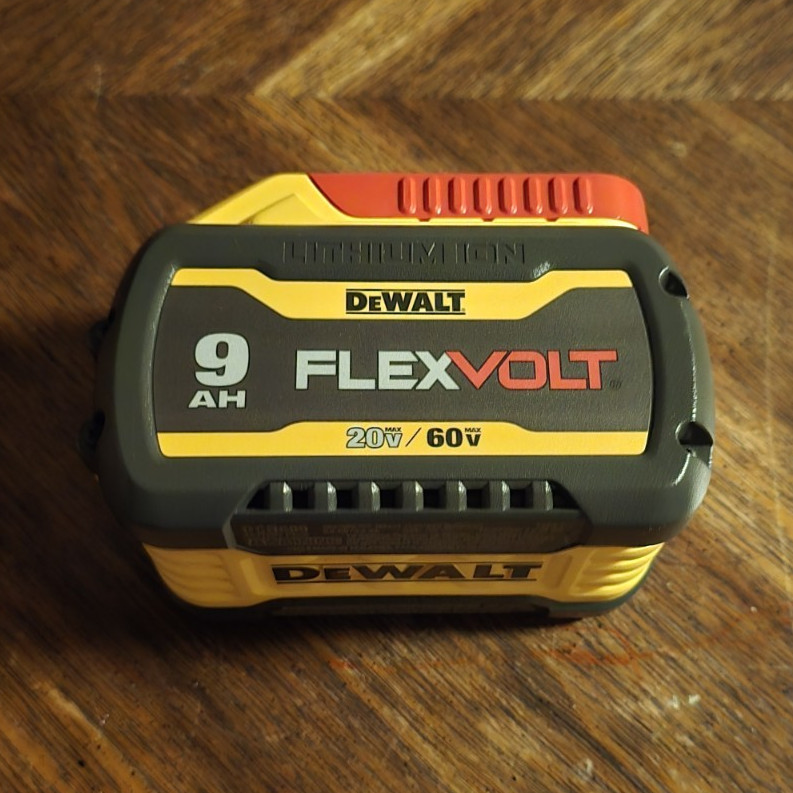 DEWALT FLEXVOLT 9Ah 20V/60V Li-Ion Power Tool Battery Pack Black