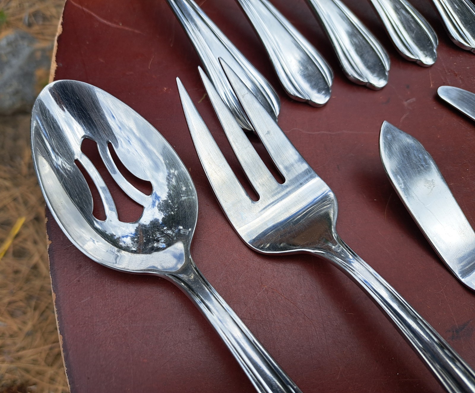 Waterford LINEAR 18/10 Stainless Flatware Vietnam Lot Of 25 Pieces
