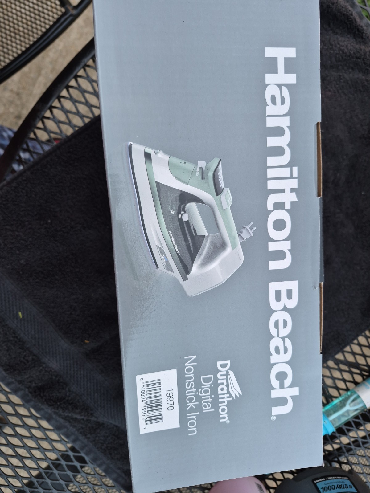 Hamilton Beach 19902R 1700W Digital Iron with Retractable Cord