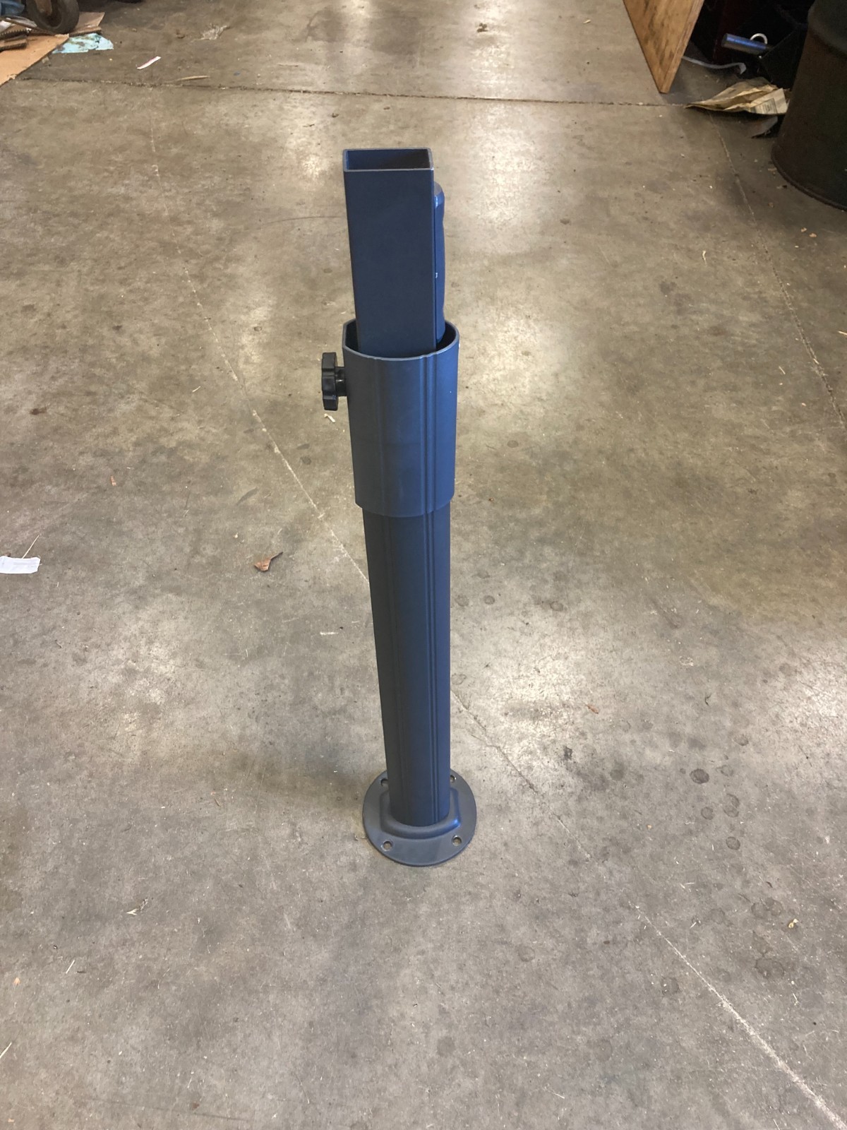 6 Cantilever Umbrella Main Base Poles ( you get 6 poles)