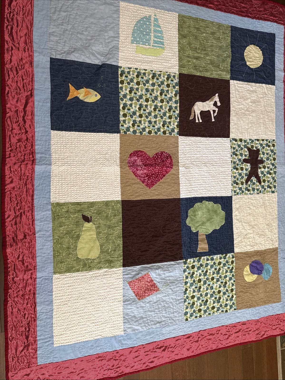 Vintage Handmade Patchwork Appliqué Unisex Baby Nursery Crib Quilt Textured