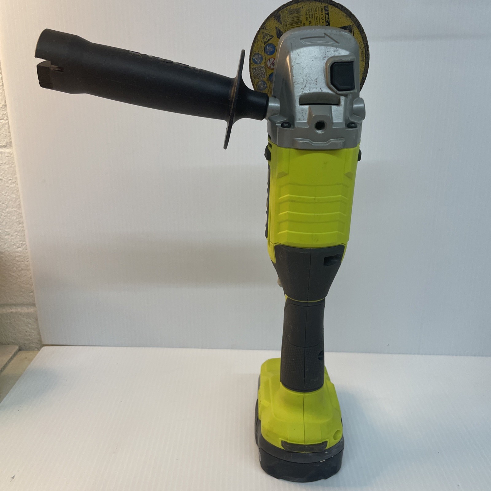 RYOBI ONE+ 18V Cordless 4-1/2 in. Angle Grinder W/ 1.5 AH Battery – Pre Owned
