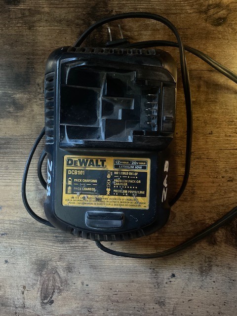Used DeWalt DCB101 12V / 20V Max Li-ion Battery Charger