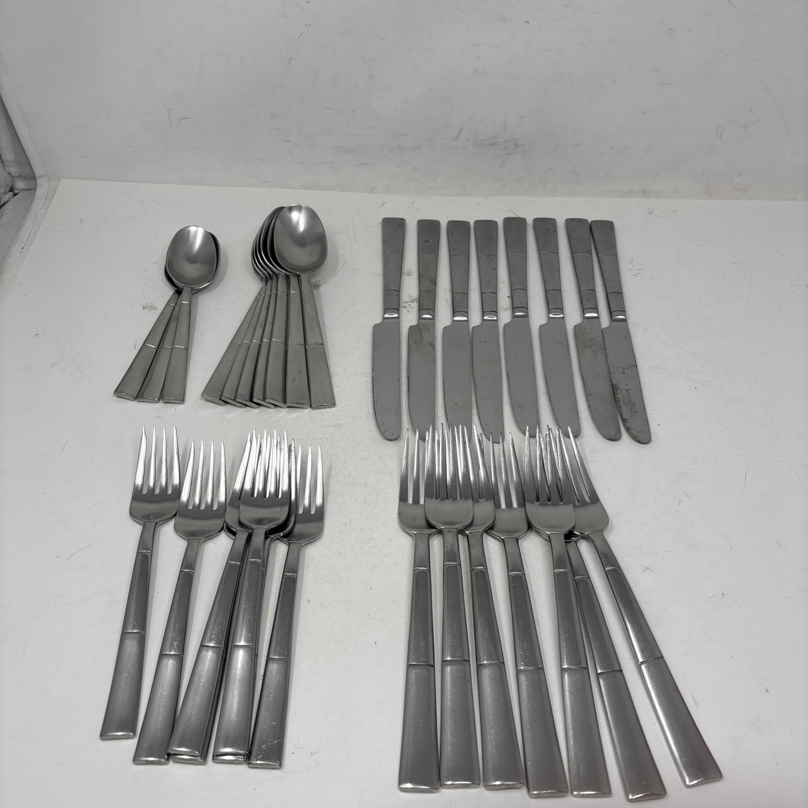 ONEIDA Echo Vietnam – 32 Pieces