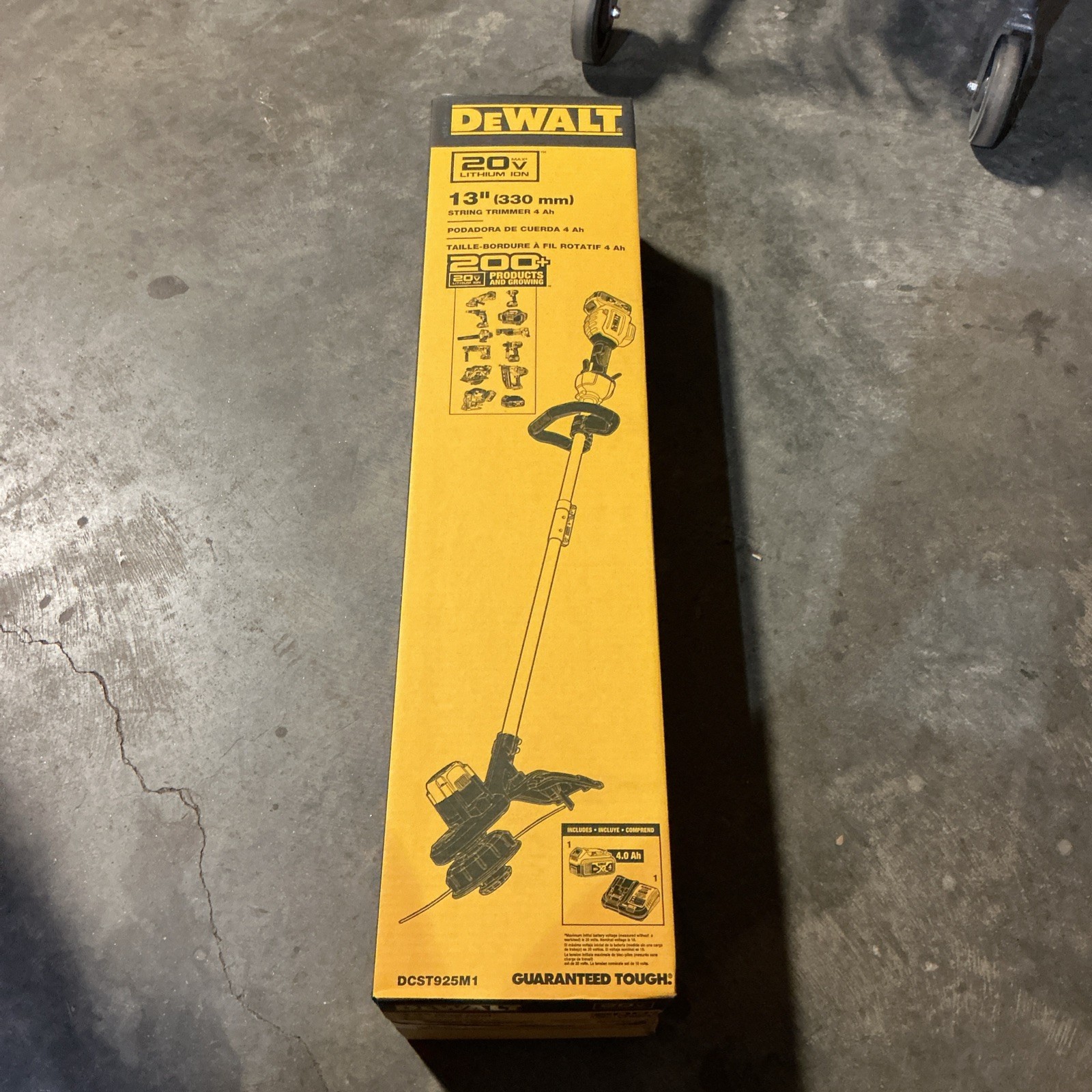 DEWALT 20V MAX 13″ String Trimmer DCST925M1 w/ 4.0 Ah Battery & Charger