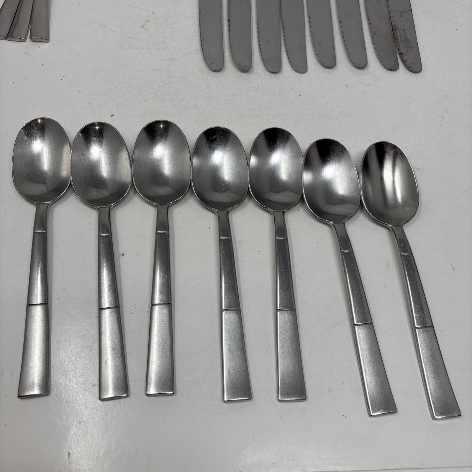 ONEIDA Echo Vietnam – 32 Pieces
